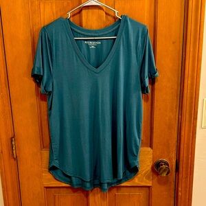Thread & Supply Green V-Neck Relaxed Short Sleeve Tee